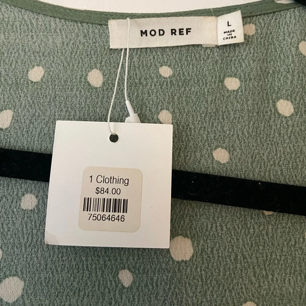 🚨 PRICE DROP 🚨 Green polka dot Mod Ref wrap midi dress - Picture 6 of 6